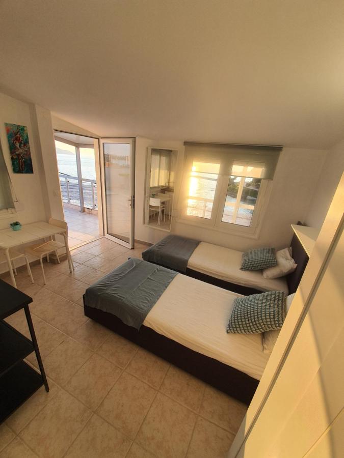 Sunset_Apartments Only 15 Meters From The Sea Neos Marmaras Luaran gambar