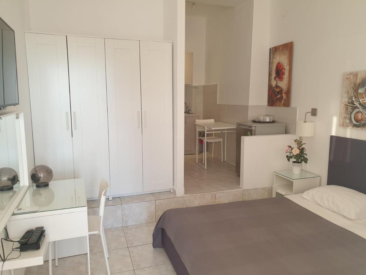 Sunset_Apartments Only 15 Meters From The Sea Neos Marmaras Luaran gambar